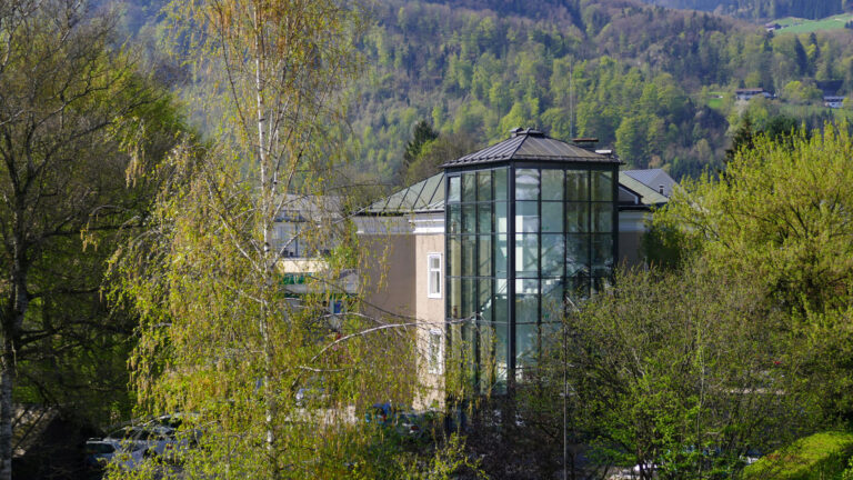 ADLHART Architekten Aerzteforum Hallein Glaskonstruktion