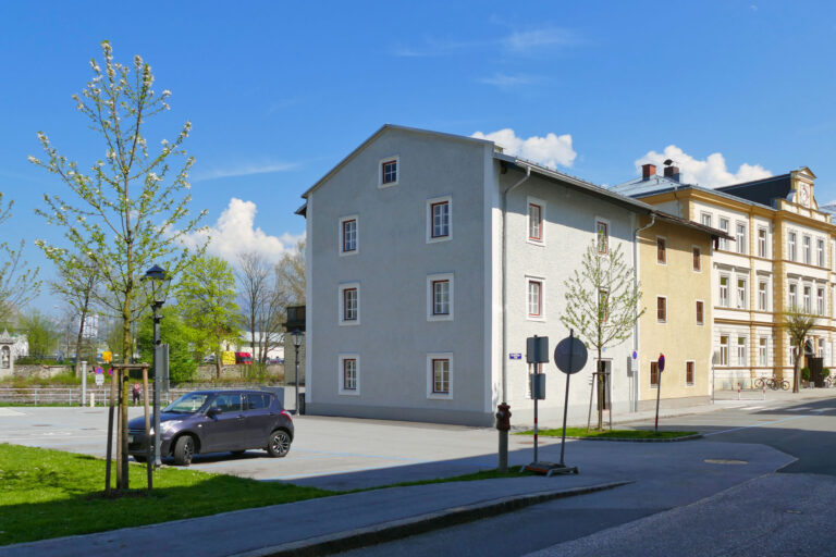 ADLHART Architekten Buergerhaus