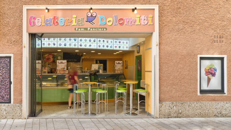 ADLHART Architekten Gelateria Dolomiti