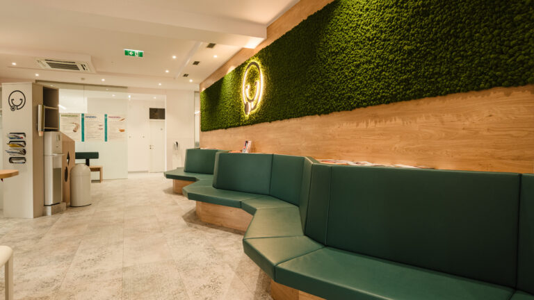 ADLHART Architekten Warteraum Medforum.jpg